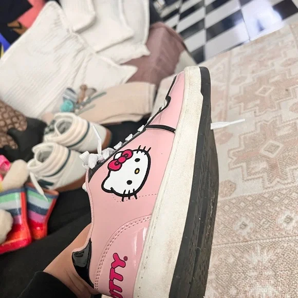 Hello kitty sneakers - Picture 5 of 5